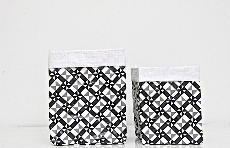Plant Bag Black & White Set of 2. Sml & Med