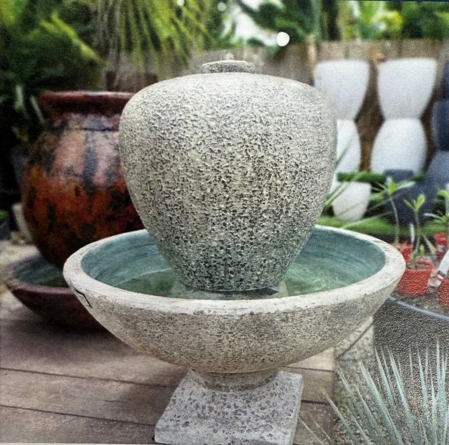 Radom Fountain Atlantis White