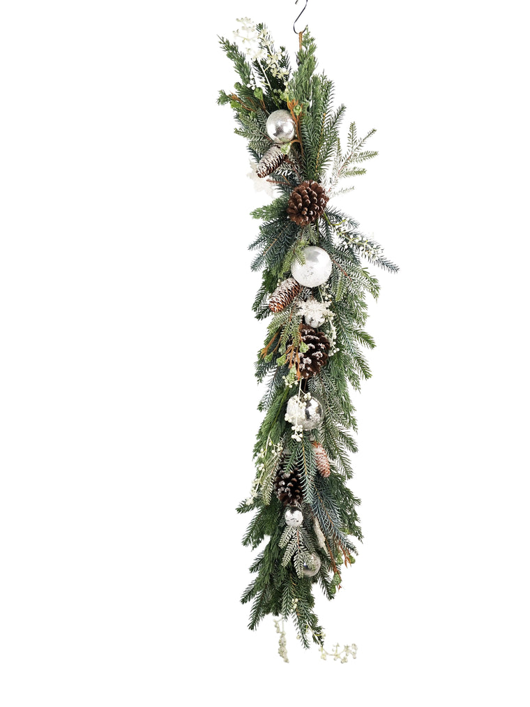 Elegant Garland Snow